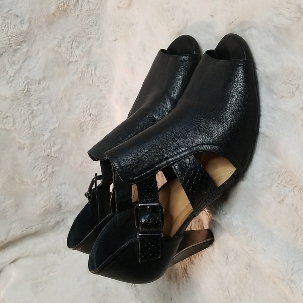 Nuture Black Leather Open Toe Shoes Womens Size 9.5M